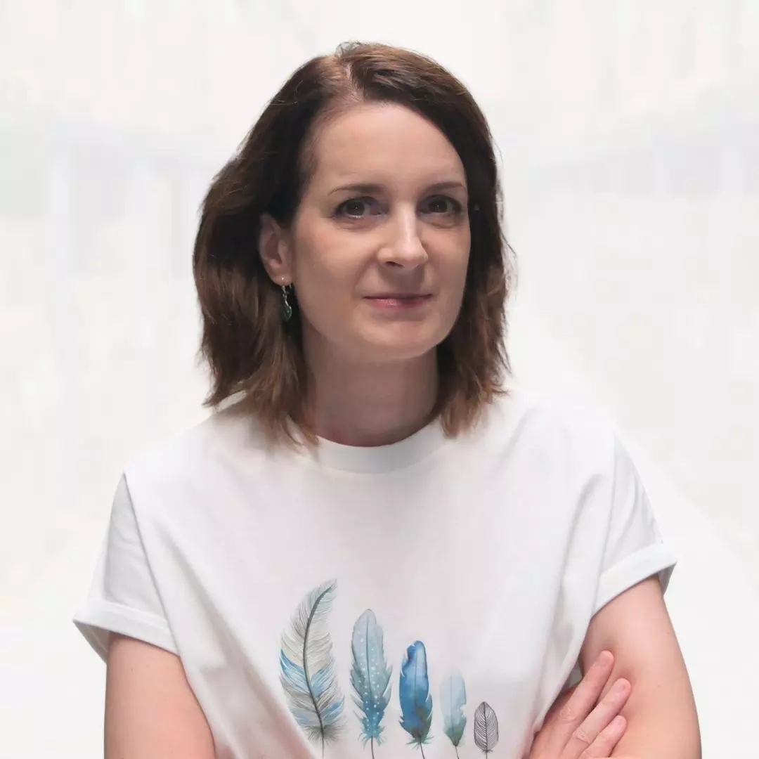 Lara Mouchet, Service commercial s&eacute;dentaire bijoutiers