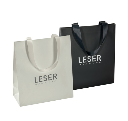 Warum Papiertüten mit Logo unverzichtbar sind Warum Papiertüten mit Logo unverzichtbar sind